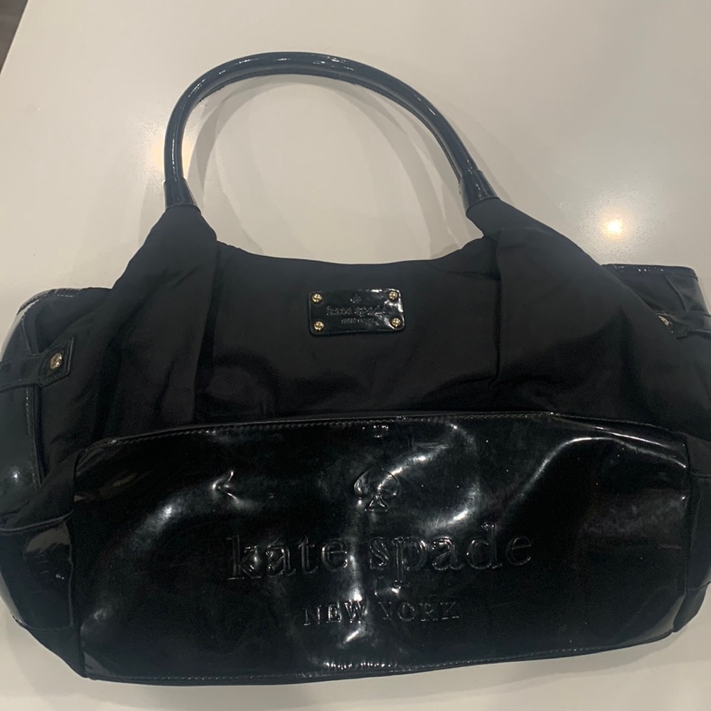 Kate Spade Bag. Excellent used condition. No rips or tears.